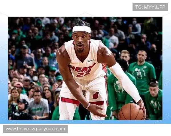 巴特勒单挑突破命中，热火在末节完成逆转